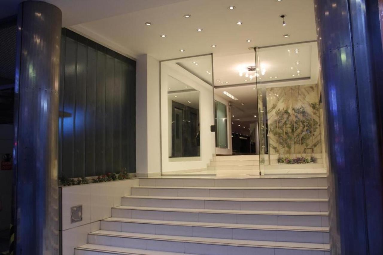 Corrientes Av, Location Apartamento